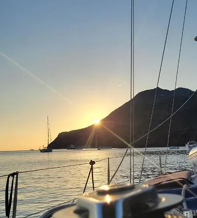 Botel Only You Al Trapezoidale 3 Cabine 2 Bagni