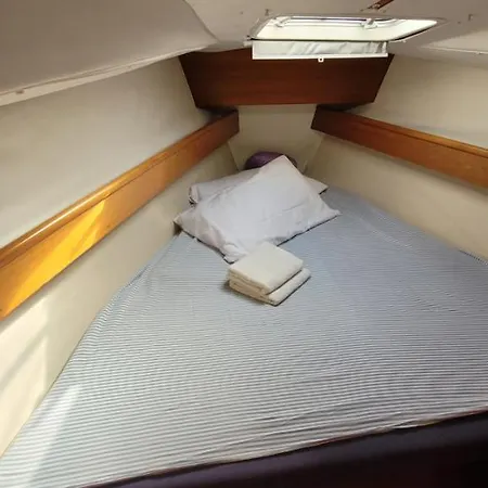 Only You Al Trapezoidale 3 Cabine 2 Bagni Botel Palermo