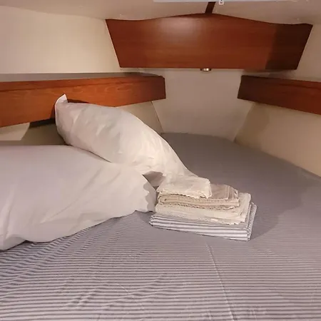 Only You Al Trapezoidale 3 Cabine 2 Bagni Botel Palermo