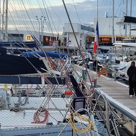 Botel Only You Al Trapezoidale 3 Cabine 2 Bagni *